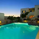Manos 2* Naousa (Paros)
