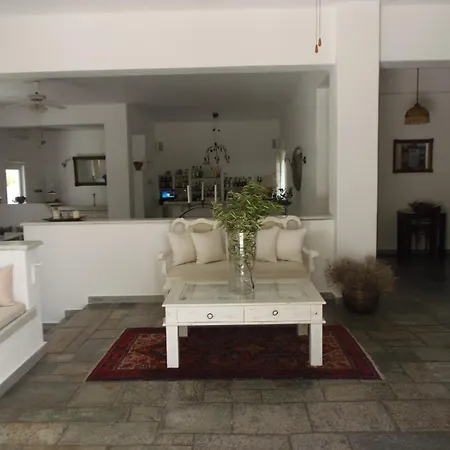 Manos Zambujeira do Mar