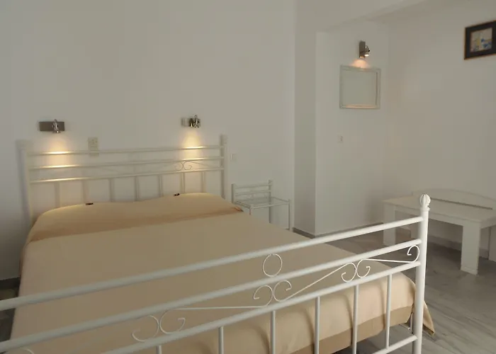 Ξενοδοχείο Manos 2*