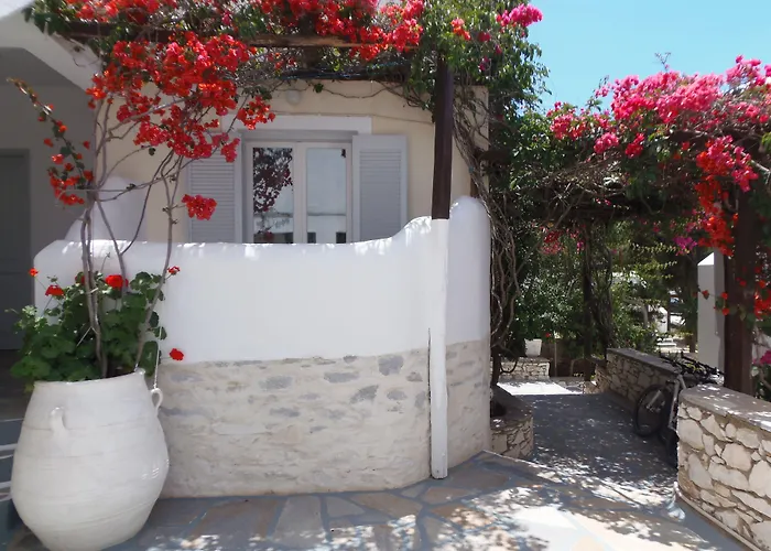 Ξενοδοχείο Manos 2*