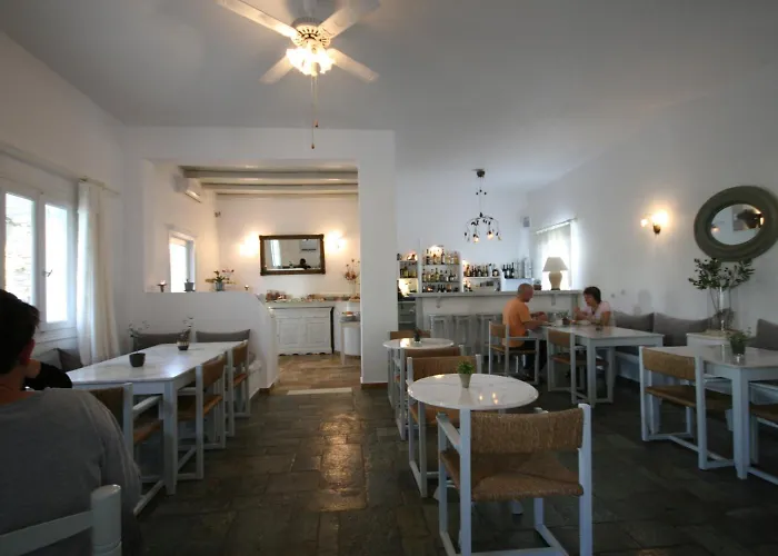 Manos Ξενοδοχείο 2*