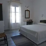 Manos Hotel 2*