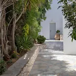 Manos Hotel