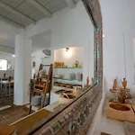 Manos Hotel 2*