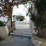 Manos 2*