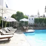 Manos 2* Naousa