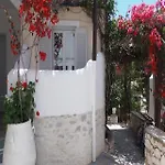 Manos מלון נאוסה