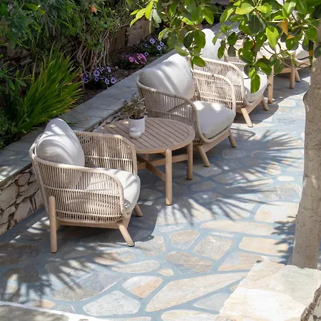 Отель Manos Науса