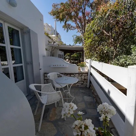 Manos Отель Науса