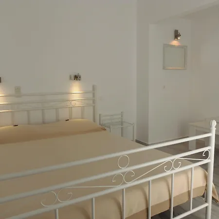 Ξενοδοχείο Manos 2*